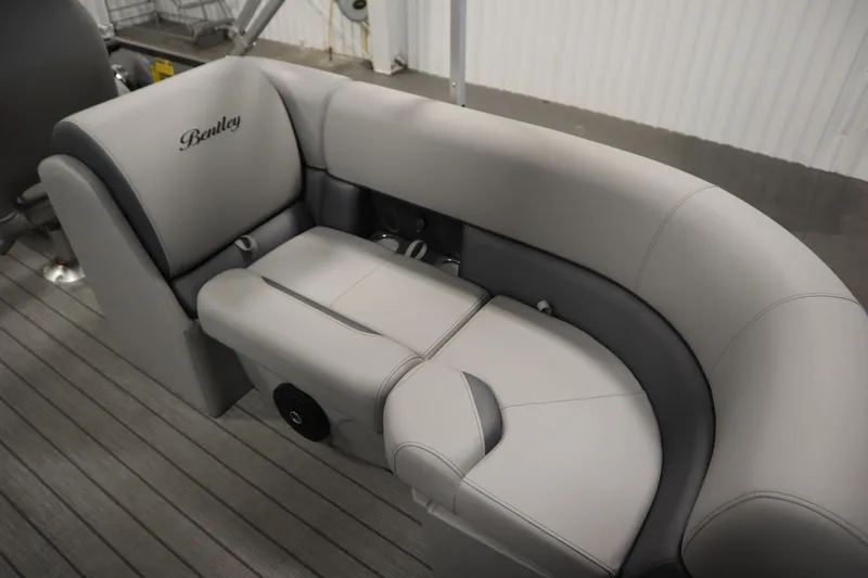Slide: The Image of Luxurious seating on 2026 Bentley Pontoons LEGACY 223 NAVIGATOR TRI-TOON boat. - 31