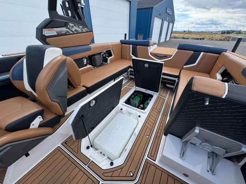 Slide: The Image of Nautique G25 2019 - 15