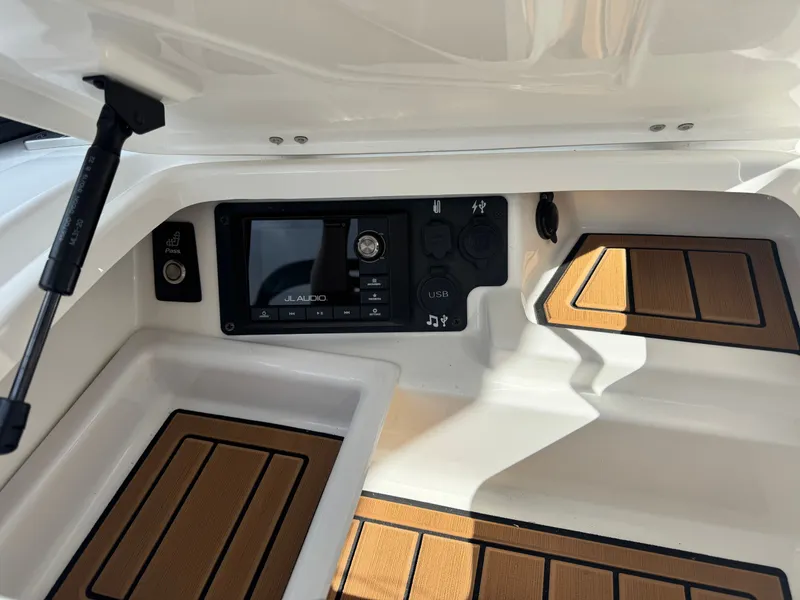Slide: The Image of Nautique G25 2019 - 16