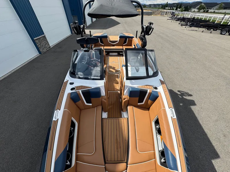 Slide: The Image of Nautique G25 2019 - 8