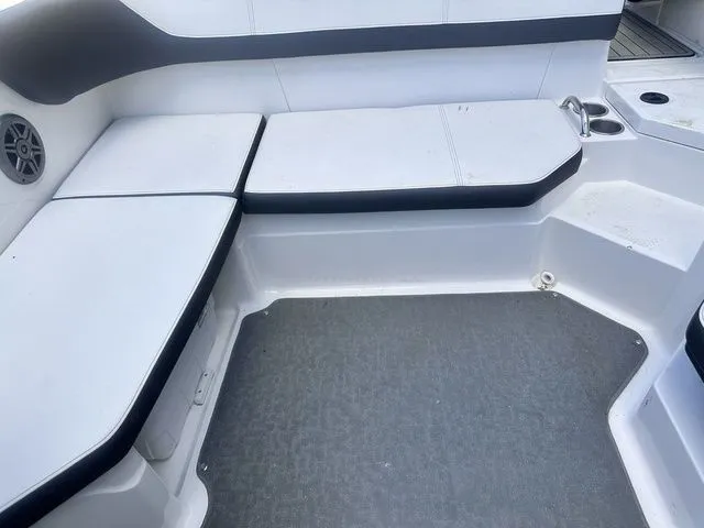 Slide: The Image of Sea Ray 21 SPX OB 2015 - 10