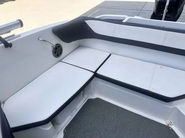 Slide: The Image of Sea Ray 21 SPX OB 2015 - 11