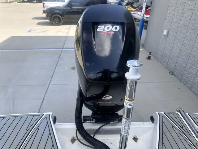 Slide: The Image of Sea Ray 21 SPX OB 2015 - 15