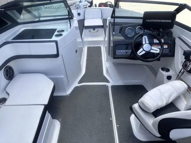 Slide: The Image of Sea Ray 21 SPX OB 2015 - 16