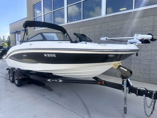 Slide: The Image of Sea Ray 21 SPX OB 2015 - 3