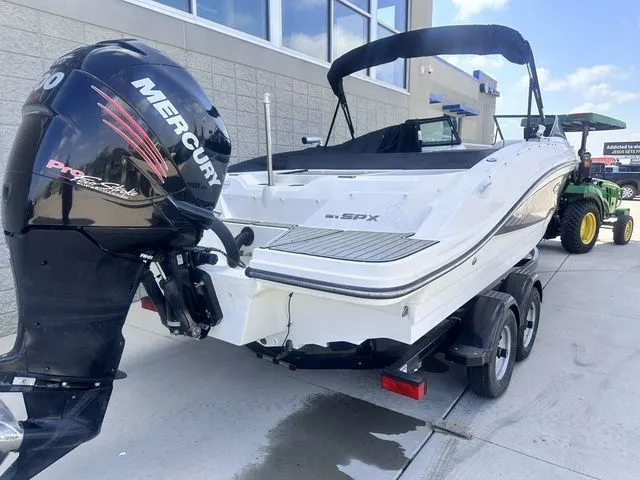 Slide: The Image of Sea Ray 21 SPX OB 2015 - 5