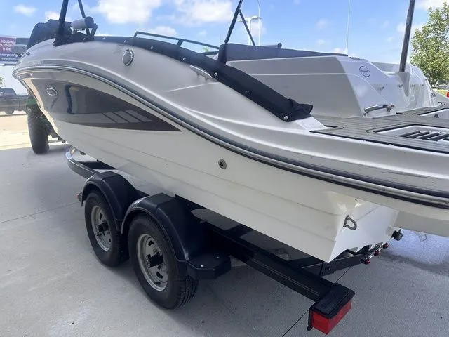 Slide: The Image of Sea Ray 21 SPX OB 2015 - 8