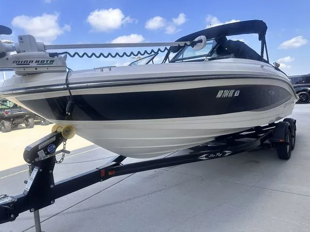 Slide: The Image of Sea Ray 21 SPX OB 2015 - 9