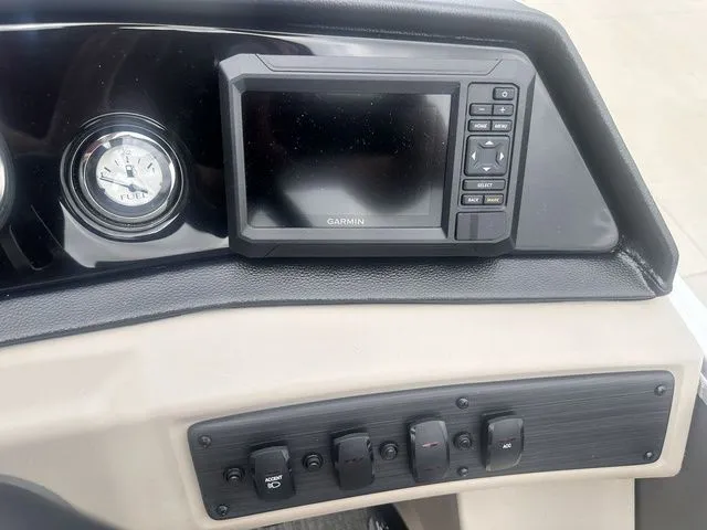 Slide: The Image of Bennington 23SSR Tritoon Pontoon 2026 - 22