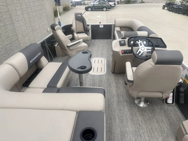 Slide: The Image of Bennington 23SSR Tritoon Pontoon 2026 - 32