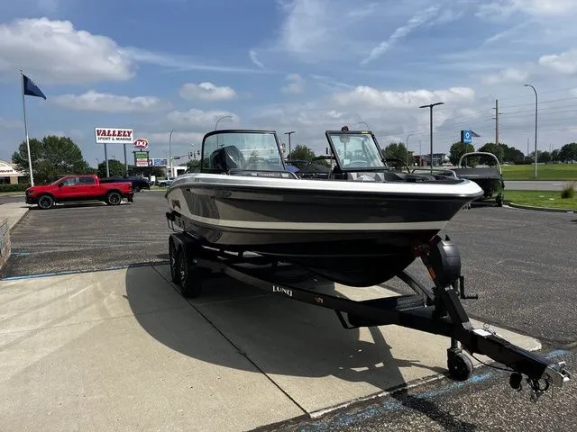 Slide: The Image of Lund 189 Tyee GL Sport 2026 - 11