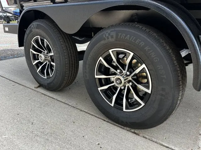 Slide: The Image of Lund 189 Tyee GL Sport 2026 - 15