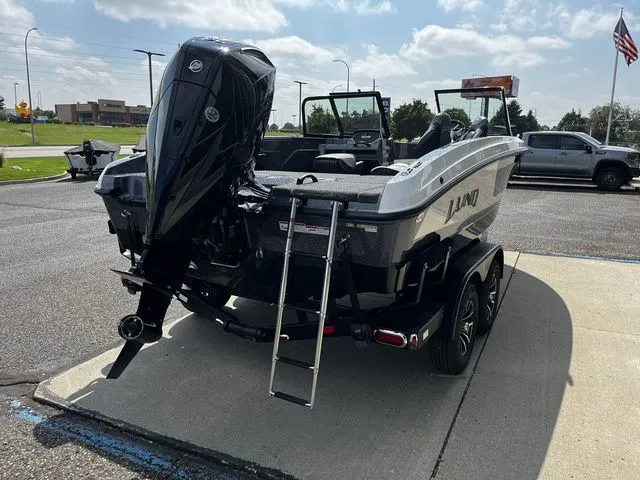 Slide: The Image of Lund 189 Tyee GL Sport 2026 - 16