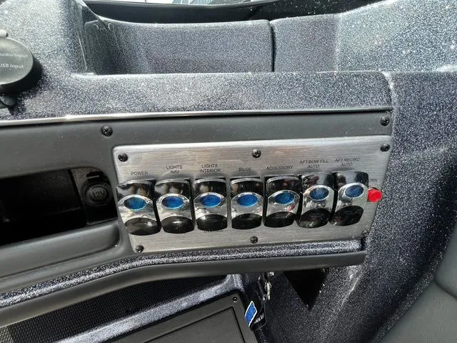 Slide: The Image of Lund 189 Tyee GL Sport 2026 - 25