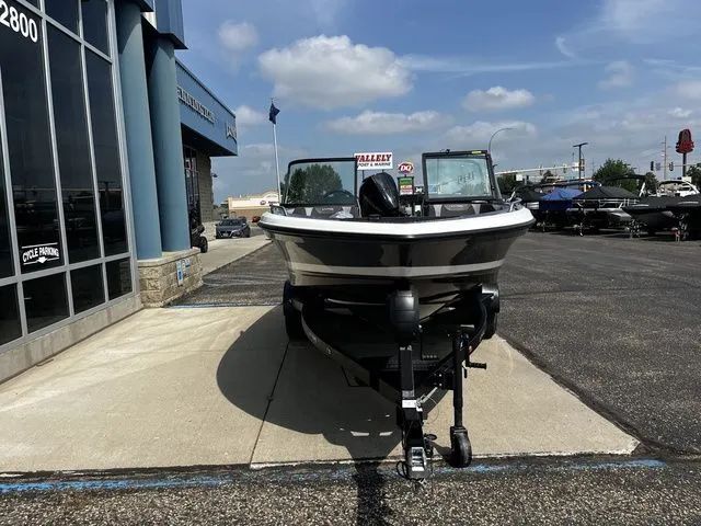 Slide: The Image of Lund 189 Tyee GL Sport 2026 - 9