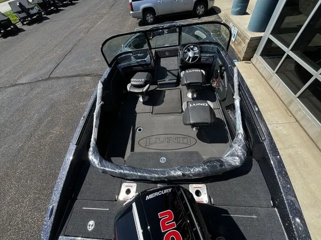 Slide: The Image of Lund 189 Tyee GL Sport 2026 - 16