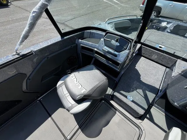 Slide: The Image of Lund 189 Tyee GL Sport 2026 - 19