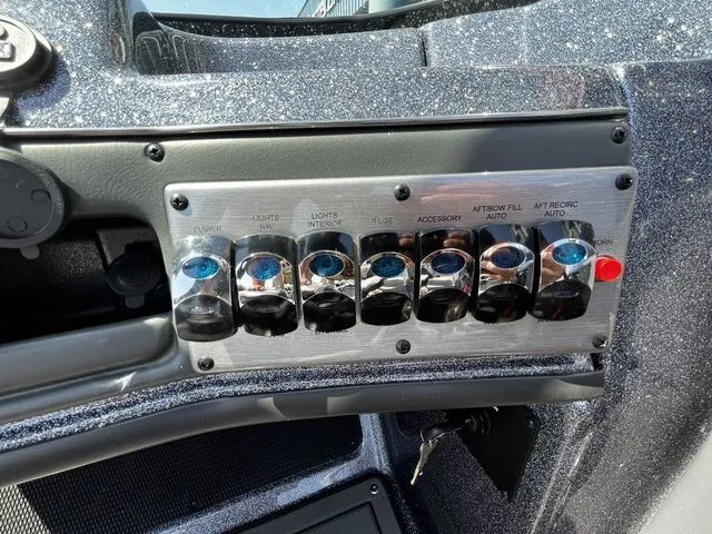 Slide: The Image of Lund 189 Tyee GL Sport 2026 - 23