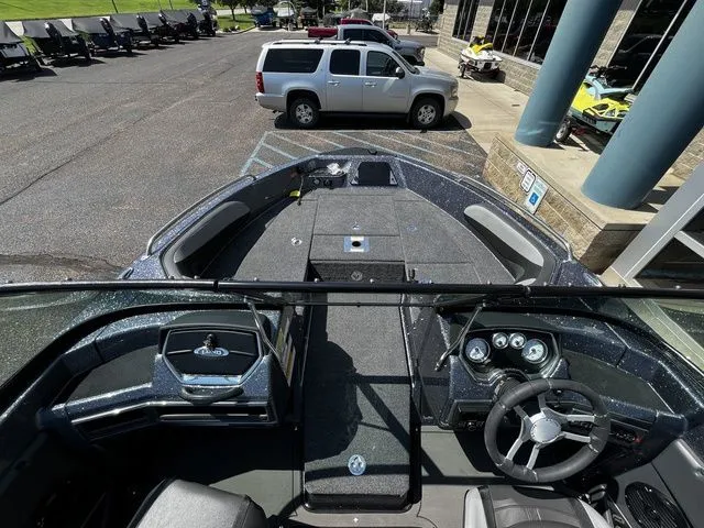 Slide: The Image of Lund 189 Tyee GL Sport 2026 - 24