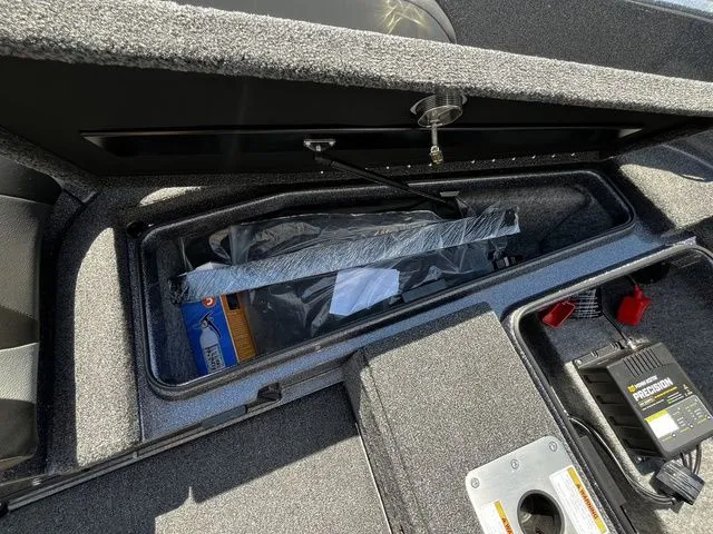 Slide: The Image of Lund 189 Tyee GL Sport 2026 - 27