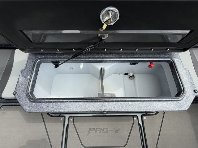 Slide: The Image of Lund 202 PRO-V GL Sport 2026 - 15