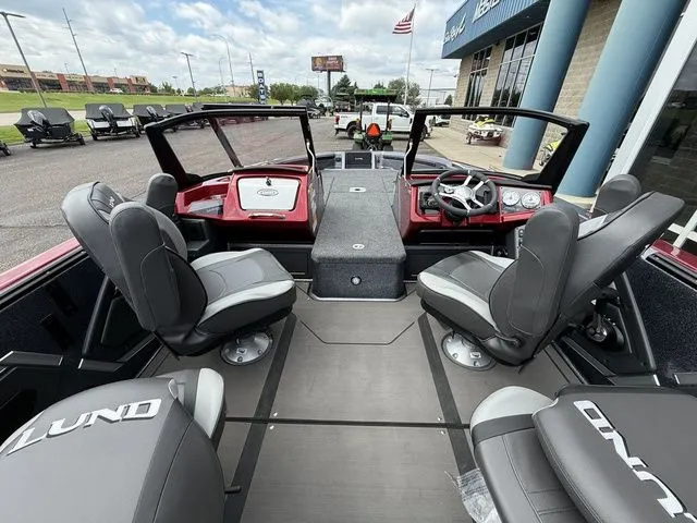 Slide: The Image of Lund 202 PRO-V GL Sport 2026 - 17