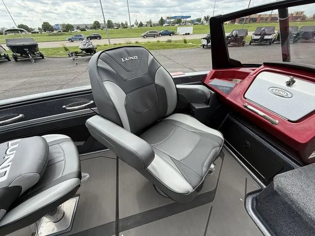 Slide: The Image of Lund 202 PRO-V GL Sport 2026 - 19