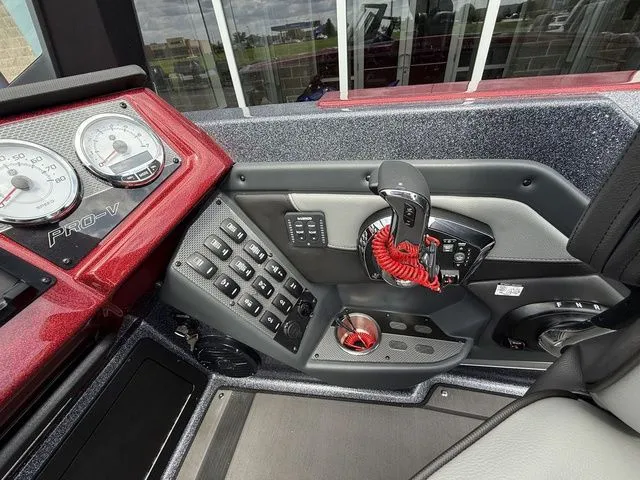 Slide: The Image of Lund 202 PRO-V GL Sport 2026 - 22