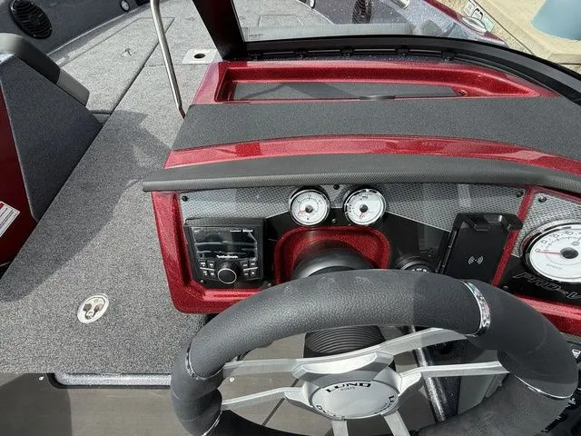 Slide: The Image of Lund 202 PRO-V GL Sport 2026 - 25