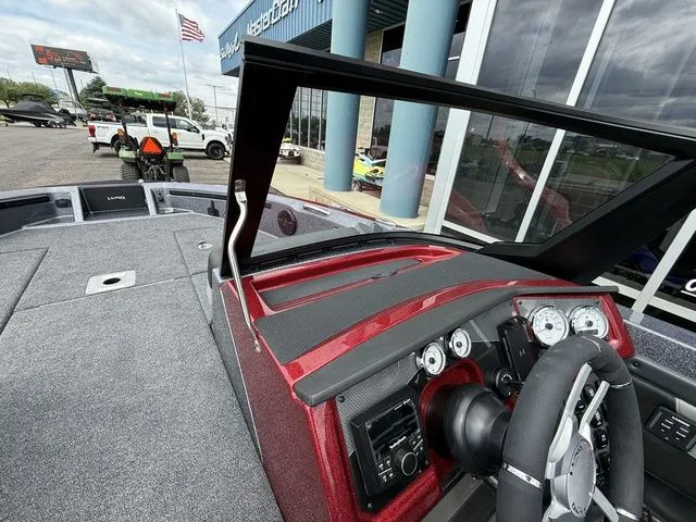 Slide: The Image of Lund 202 PRO-V GL Sport 2026 - 27