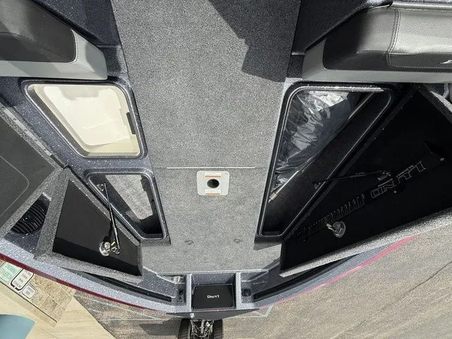 Slide: The Image of Lund 202 PRO-V GL Sport 2026 - 35