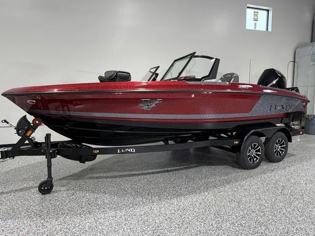 Slide: The Image of Lund 202 PRO-V GL Sport 2026 - 45