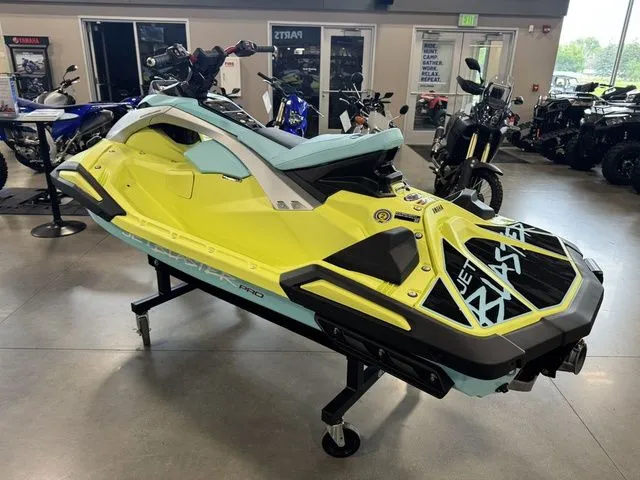 Slide: The Image of Yamaha JetBlaster PRO 2-Up 2025 - 6