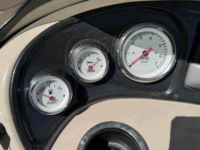 Slide: The Image of Sun Tracker Party Barge 18 DLX 2019 - 24