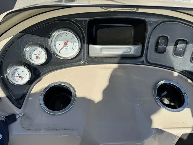 Slide: The Image of Sun Tracker Party Barge 18 DLX 2019 - 25