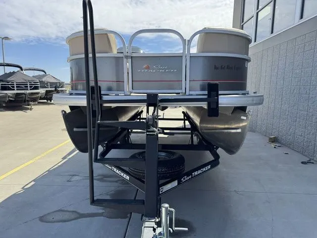 Slide: The Image of Sun Tracker Party Barge 18 DLX 2019 - 5