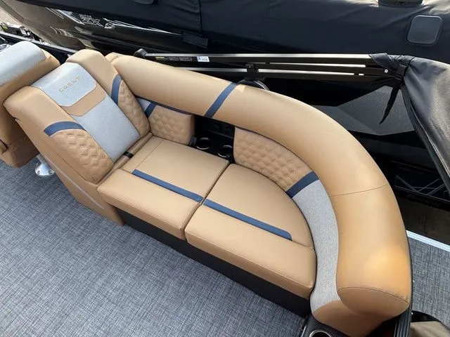 Slide: The Image of Crest Conquest 230 SLC 2026 - 12