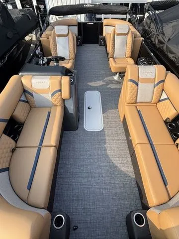 Slide: The Image of Crest Conquest 230 SLC 2026 - 6