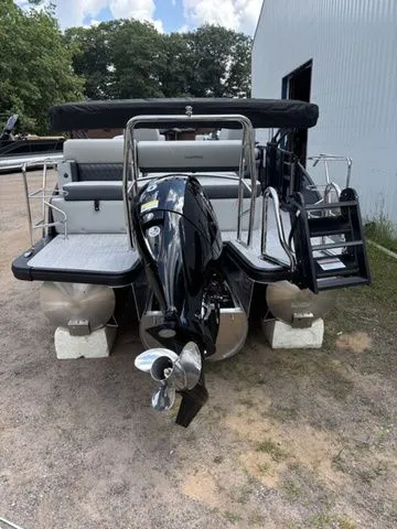 Slide: The Image of Harris Cruiser 230 CWDH 2026 - 6