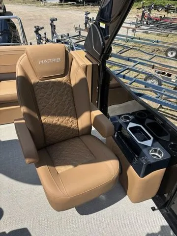 Slide: The Image of Harris Grand Mariner 250 SLDH 2026 - 14