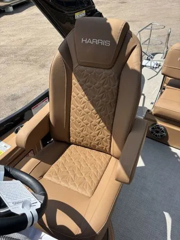 Slide: The Image of Harris Grand Mariner 250 SLDH 2026 - 15