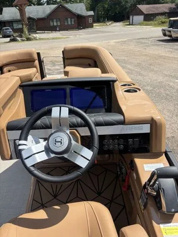 Slide: The Image of Harris Grand Mariner 250 SLDH 2026 - 16