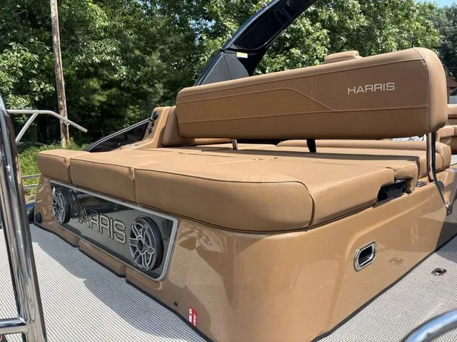 Slide: The Image of Harris Grand Mariner 250 SLDH 2026 - 18