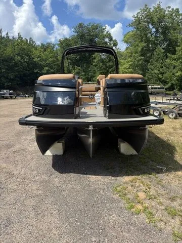 Slide: The Image of Harris Grand Mariner 250 SLDH 2026 - 3