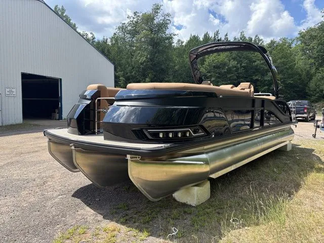 Slide: The Image of Harris Grand Mariner 250 SLDH 2026 - 4