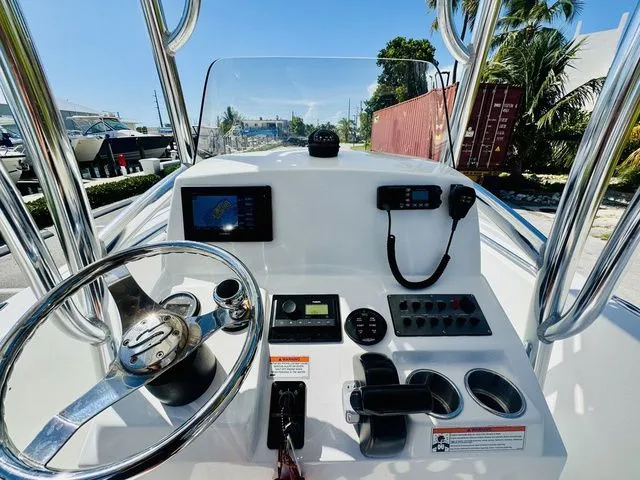 Slide: The Image of Sportsman Heritage 211 Center Console 2013 - 9