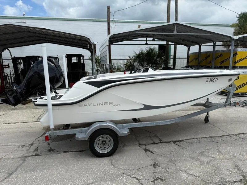 The Image of Bayliner Element M15 2024 - 1