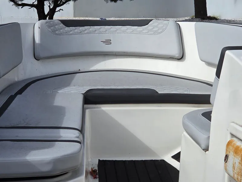 Slide: The Image of Bayliner Element M15 2024 - 12