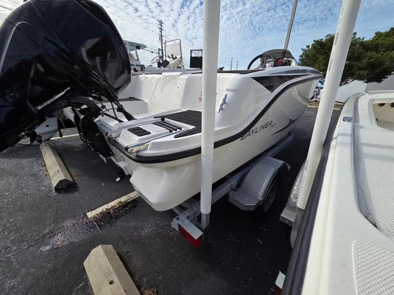 Slide: The Image of Bayliner Element M15 2024 - 5