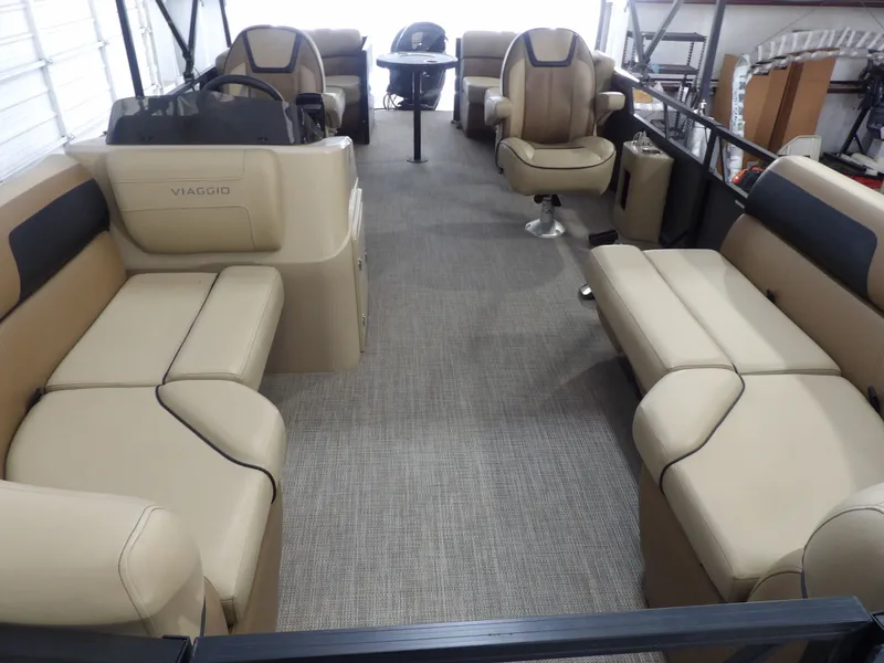 Slide: The Image of Viaggio Lago 20U 2022 - 10